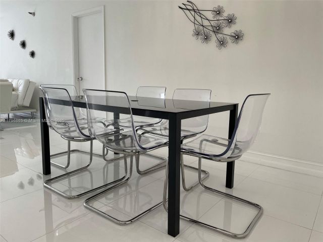 2-bedroom condo for sale in Aventura - 3300 NE 191 St 504 - MondialRealty