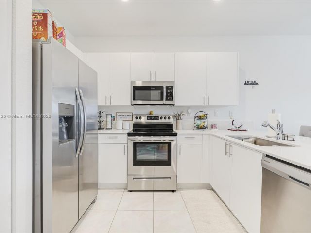 Home for sale at 12816 SW 235th Ter 12816 - photo 5628029