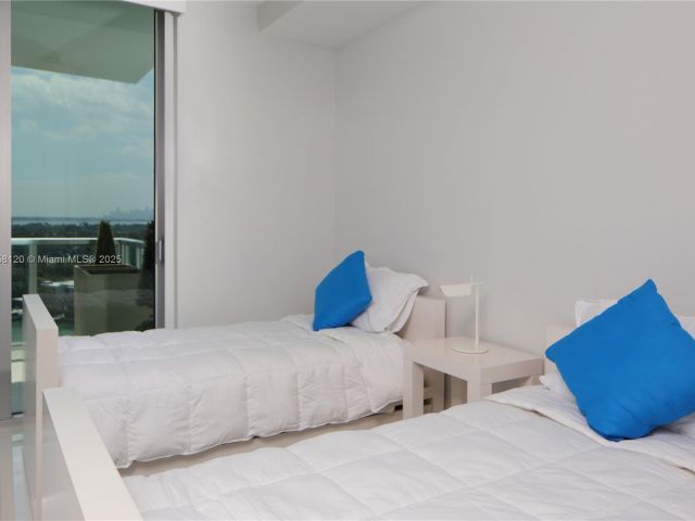 Apartment for rent  Unit #PH5 - photo 5685883