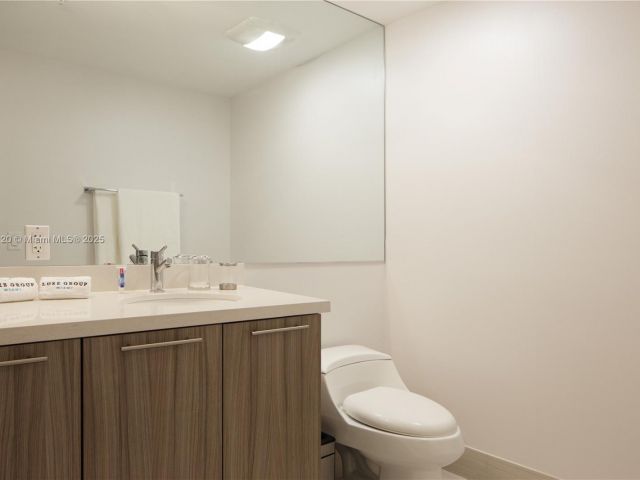 Apartment for rent  Unit #PH5 - photo 5685885