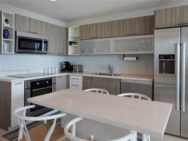 Apartment for rent  Unit #PH5 - photo 5685891