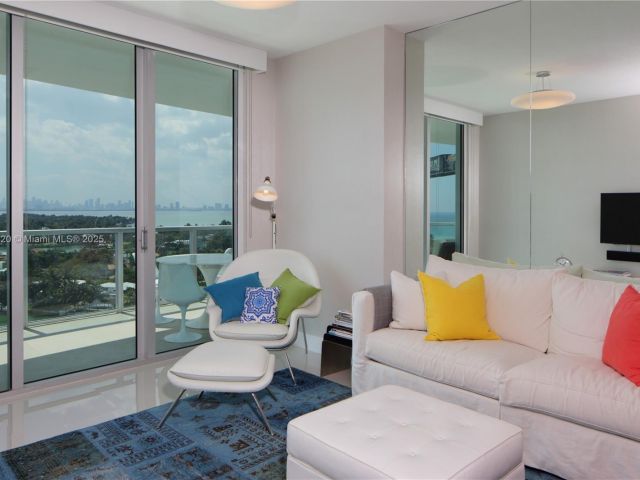 Apartment for rent  Unit #PH5 - photo 5685893