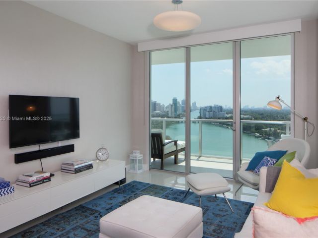 Apartment for rent  Unit #PH5 - photo 5685894