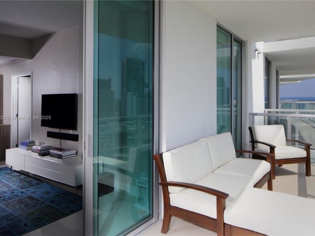 Apartment for rent  Unit #PH5 - photo 5685895