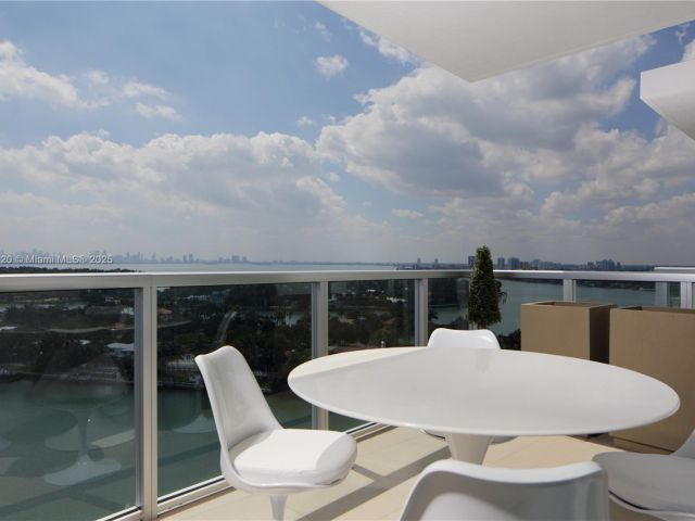 Apartment for rent  Unit #PH5 - photo 5685899