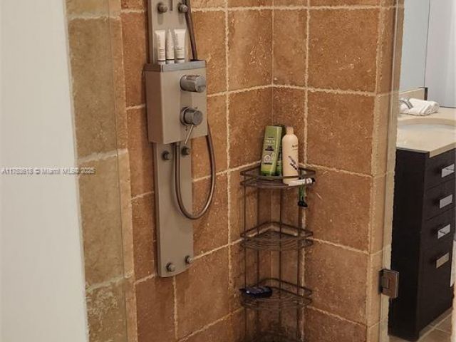 Apartment for rent  Unit #4305 - photo 5660822