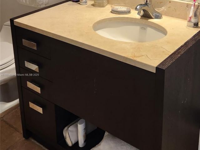 Apartment for rent  Unit #4305 - photo 5660828