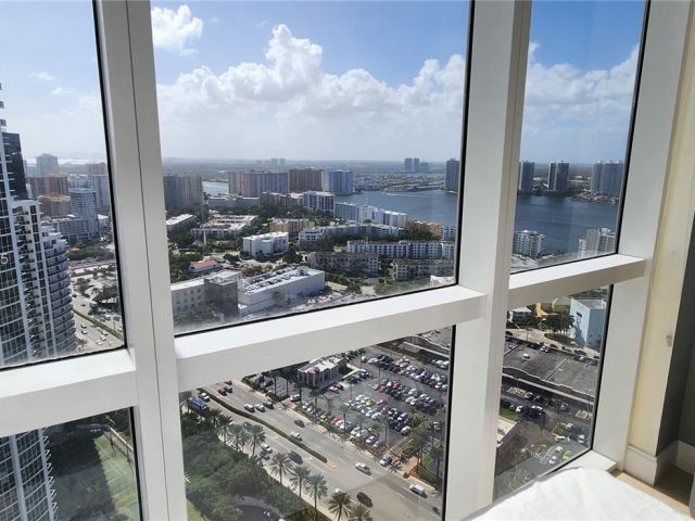 Apartment for rent  Unit #4305 - photo 5660829