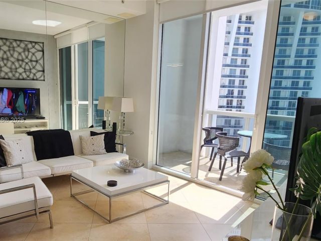 Apartment for rent  Unit #4305 - photo 5660831