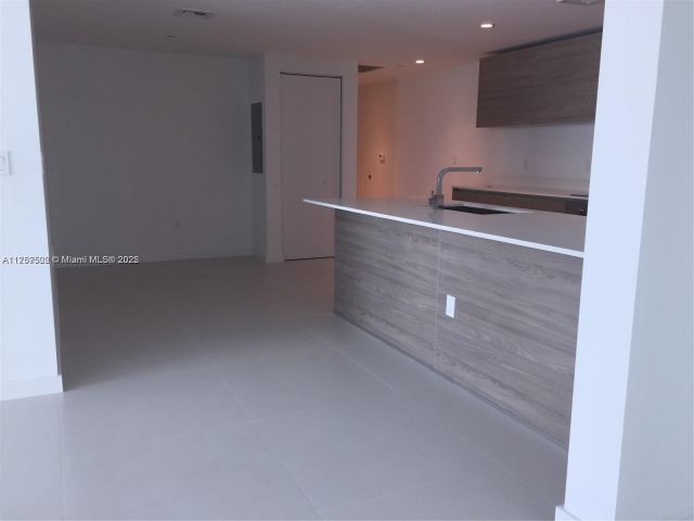 Apartment for sale  Unit #1910 - photo 5620662