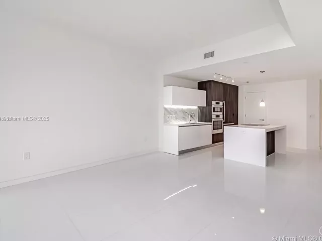 1-bedroom condo for sale in Miami - 851 NE 1st Ave 2600 - MondialRealty