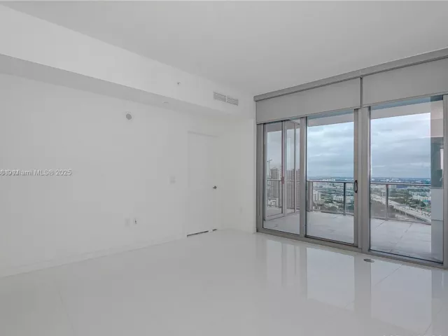 1-bedroom condo for sale in Miami - 851 NE 1st Ave 2600 - MondialRealty