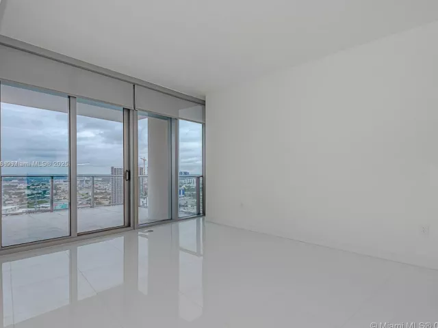 1-bedroom condo for sale in Miami - 851 NE 1st Ave 2600 - MondialRealty