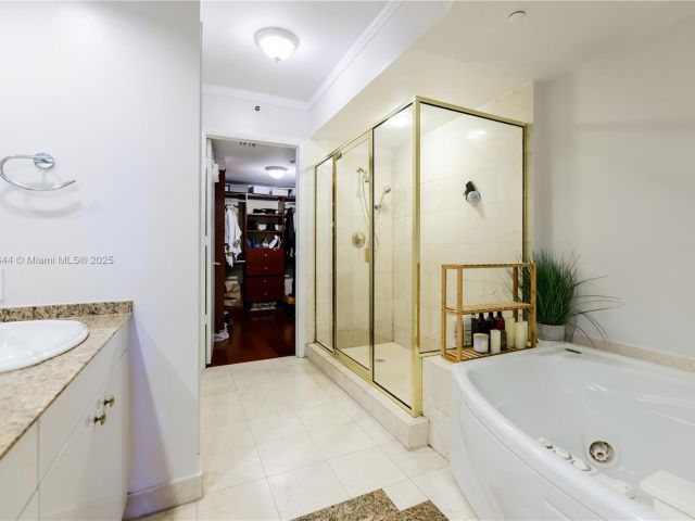 Apartment for sale  Unit #207 - photo 5670698