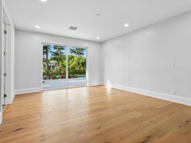 Home for sale at 4580 Oak Tree Court - photo 5755218