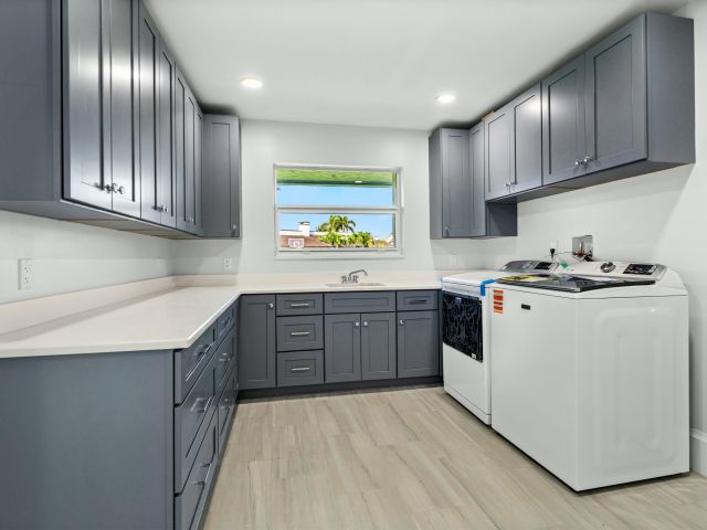 Home for sale at 4580 Oak Tree Court - photo 5755220