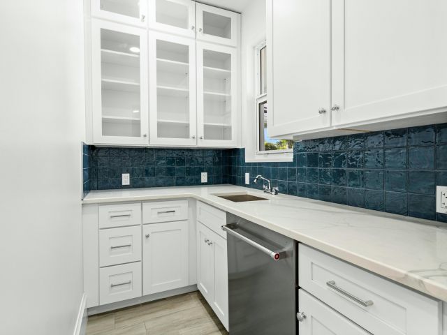 Home for sale at 4580 Oak Tree Court - photo 5755221