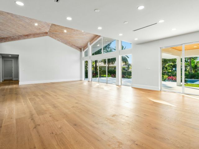 Home for sale at 4580 Oak Tree Court - photo 5755227