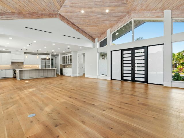 Home for sale at 4580 Oak Tree Court - photo 5755228