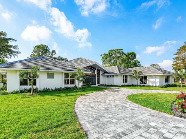 Home for sale at 4580 Oak Tree Court - photo 5755233