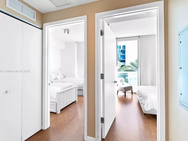 3-bedroom condo for sale in Aventura - 3131 NE 188th St 1-508 - MondialRealty