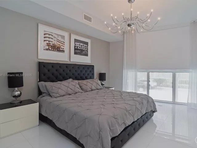 2-bedroom home for sale in Miami - 2020 N Bayshore Dr TH 104 - MondialRealty