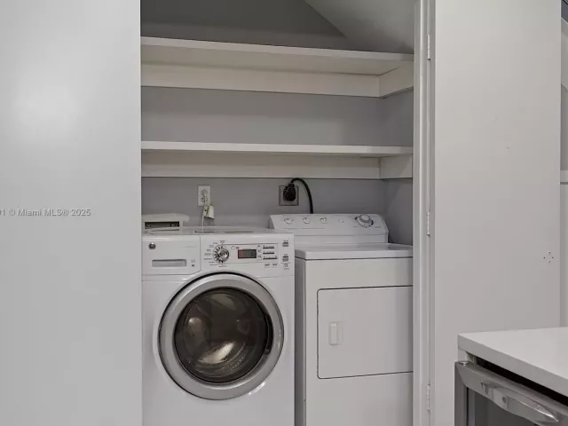 2-bedroom home for sale in Miami - 2020 N Bayshore Dr TH 104 - MondialRealty