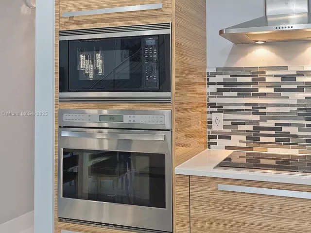 2-bedroom home for sale in Miami - 2020 N Bayshore Dr TH 104 - MondialRealty