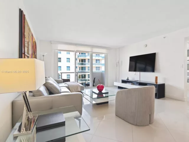 2-bedroom condo for sale in Surfside - 9195 Collins Ave 1103 - MondialRealty