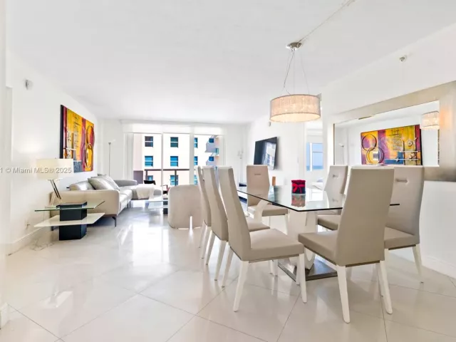 2-bedroom condo for sale in Surfside - 9195 Collins Ave 1103 - MondialRealty