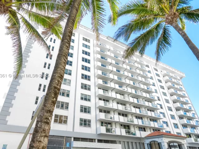 2-bedroom condo for sale in Surfside - 9195 Collins Ave 1103 - MondialRealty