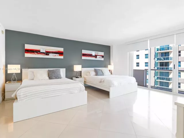 2-bedroom condo for sale in Surfside - 9195 Collins Ave 1103 - MondialRealty