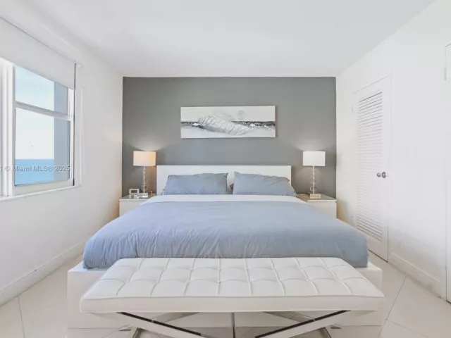 2-bedroom condo for sale in Surfside - 9195 Collins Ave 1103 - MondialRealty