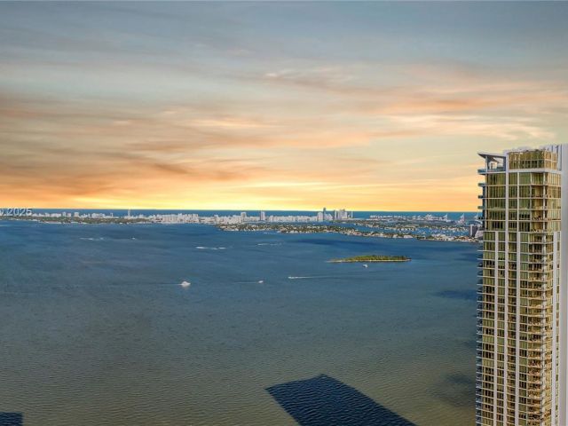 Apartment for sale  Unit #4805 - photo 5654669