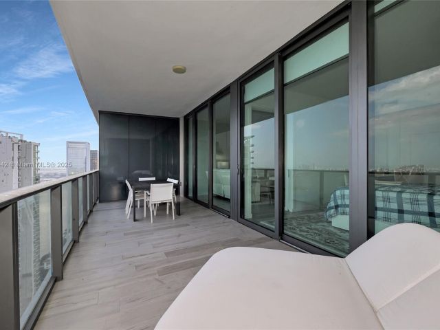 Apartment for sale  Unit #4805 - photo 5654673