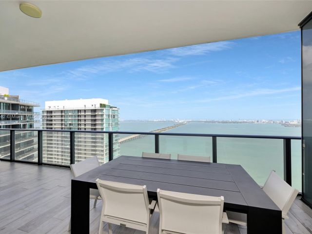 Apartment for sale  Unit #4805 - photo 5654676