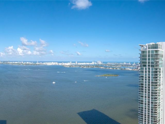 Apartment for sale  Unit #4805 - photo 5654681