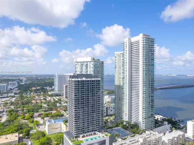 Apartment for sale  Unit #4805 - photo 5654682