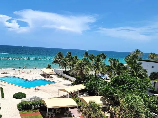 2-bedroom condo for rent in Hollywood - 3505 S Ocean Dr 1014 - MondialRealty