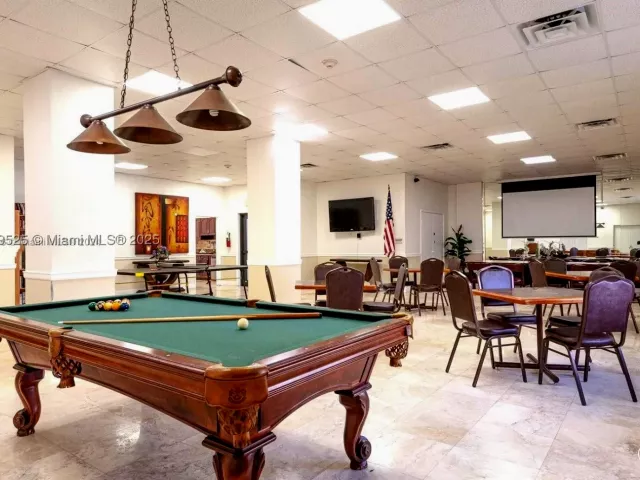 2-bedroom condo for rent in Hollywood - 3505 S Ocean Dr 1014 - MondialRealty