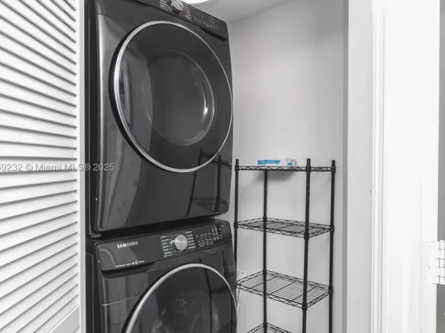 2-bedroom condo for sale in Sunny Isles Beach - 16699 Collins Ave 1809 - MondialRealty