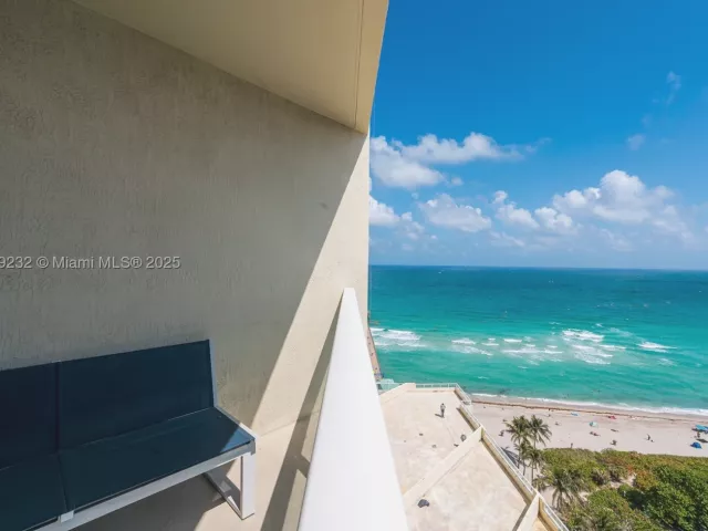 2-bedroom condo for sale in Sunny Isles Beach - 16699 Collins Ave 1809 - MondialRealty