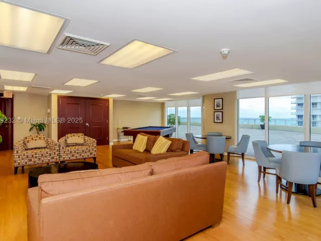 2-bedroom condo for sale in Sunny Isles Beach - 16699 Collins Ave 1809 - MondialRealty