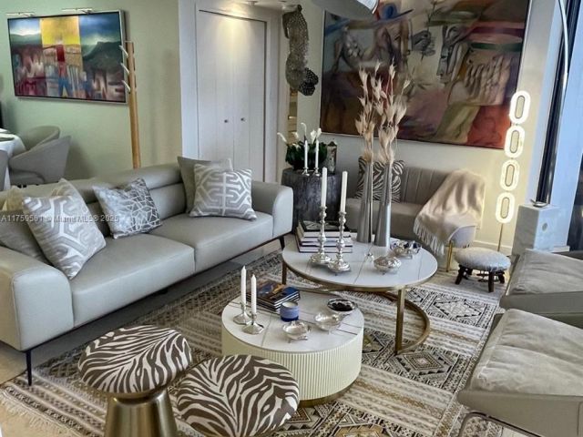 Apartment for sale  Unit #PH10 - photo 5715136