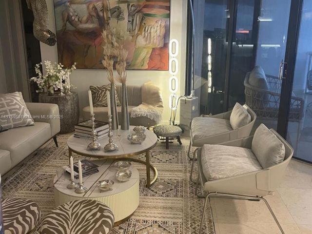 Apartment for sale  Unit #PH10 - photo 5715137