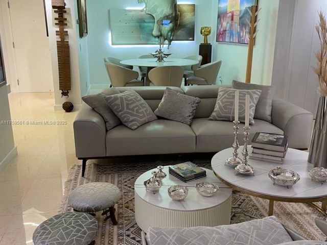 Apartment for sale  Unit #PH10 - photo 5715140