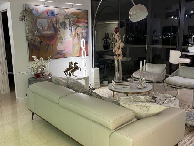 Apartment for sale  Unit #PH10 - photo 5715141