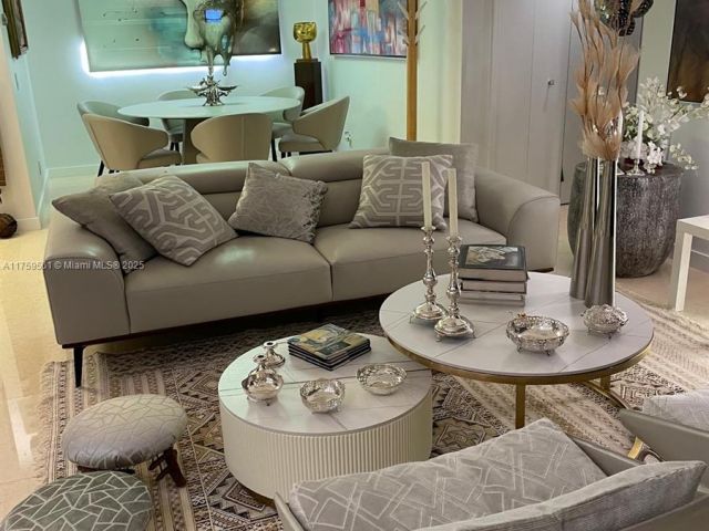 Apartment for sale  Unit #PH10 - photo 5715143