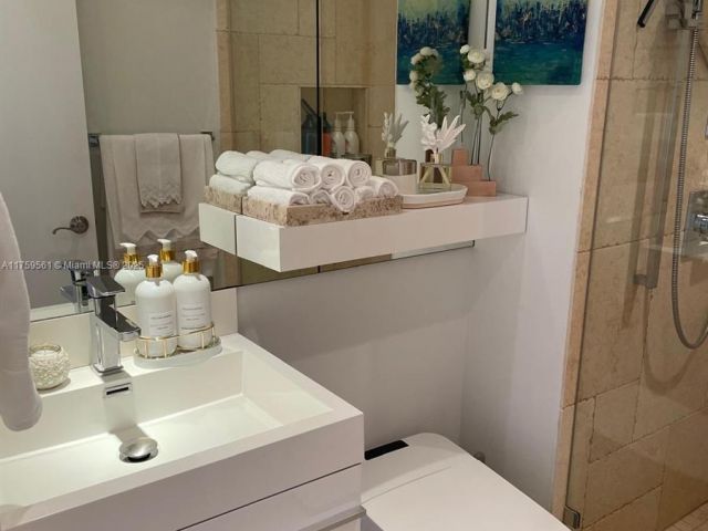 Apartment for sale  Unit #PH10 - photo 5715144