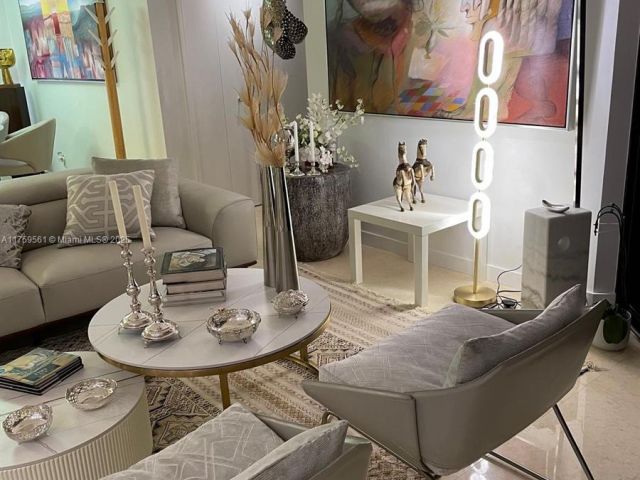 Apartment for sale  Unit #PH10 - photo 5715145